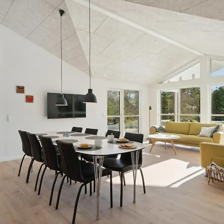 4 Bedroom Awesome In Nyaraló