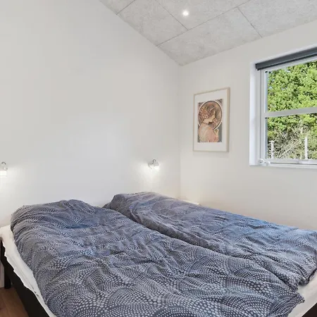 4 Bedroom Awesome In *