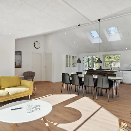 4 Bedroom Awesome In Nyaraló