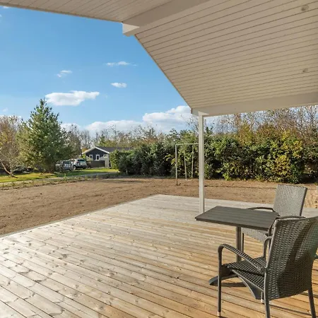 4 Bedroom Awesome In *