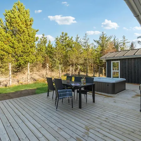 4 Bedroom Awesome In Nyaraló