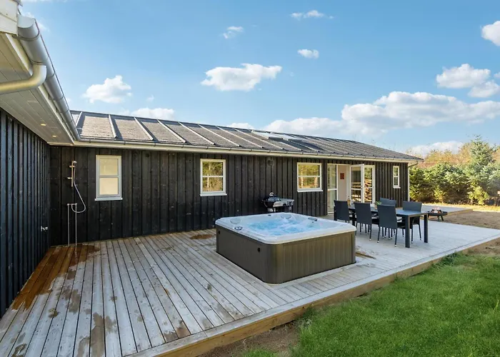 4 Bedroom Awesome In Сasa de vacaciones