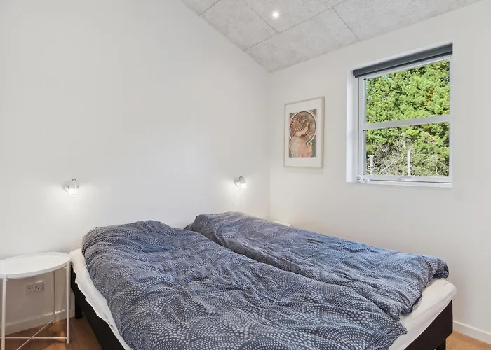 4 Bedroom Awesome In *