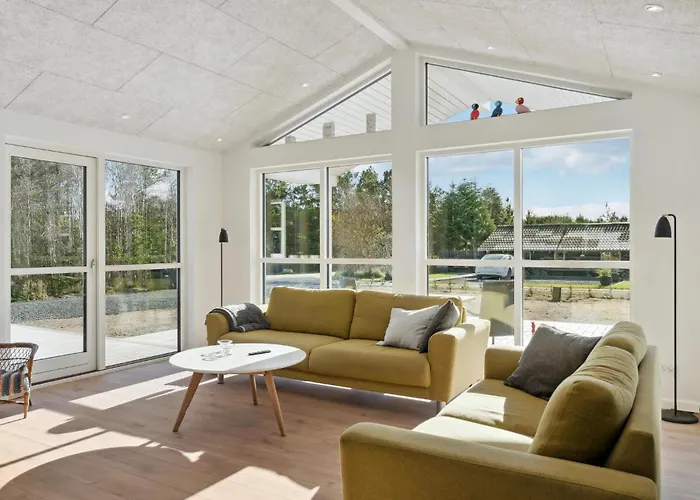 4 Bedroom Awesome In *