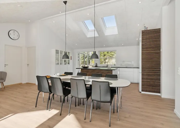 4 Bedroom Awesome In