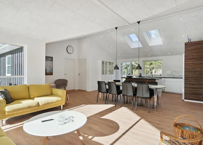 4 Bedroom Awesome In Сasa de vacaciones