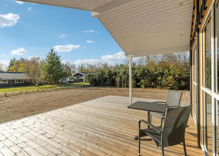 4 Bedroom Awesome In *